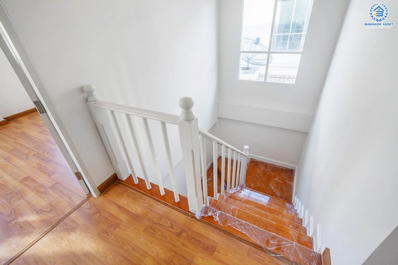 บ้านมือสองตกแต่งใหม่ ม.ลลินอินเดอะพาร์ค บางใหญ่-กาญจนาฯ พร้อมอยู่ เนื้อที่ 39.9 ตร.ว. ฟังก์ชั่น 3 ห้องนอน 2 ห้องน้ำ (ห้องน้ำกว้าง แบ่งโซนแห้ง-เปียก) บนทำเลทั้งใกล้ ทั้งสะดวก เพียง 5 นาทีจาก MRT สายสีม่วง "สถานีตลาดบางใหญ่" ราคาพิเศษสุด!...