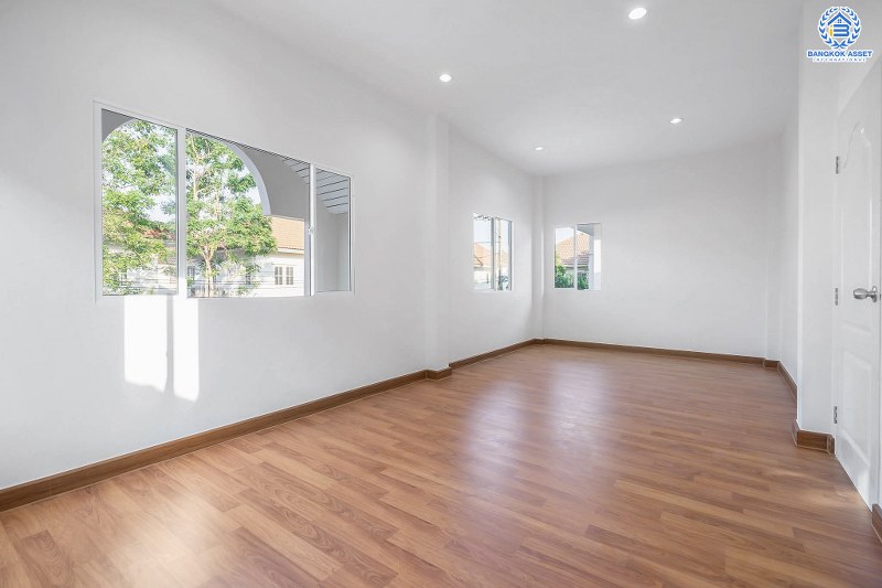 บ้านมือสองตกแต่งใหม่ ม.ลลินอินเดอะพาร์ค บางใหญ่-กาญจนาฯ พร้อมอยู่ เนื้อที่ 39.9 ตร.ว. ฟังก์ชั่น 3 ห้องนอน 2 ห้องน้ำ (ห้องน้ำกว้าง แบ่งโซนแห้ง-เปียก) บนทำเลทั้งใกล้ ทั้งสะดวก เพียง 5 นาทีจาก MRT สายสีม่วง "สถานีตลาดบางใหญ่" ราคาพิเศษสุด!...