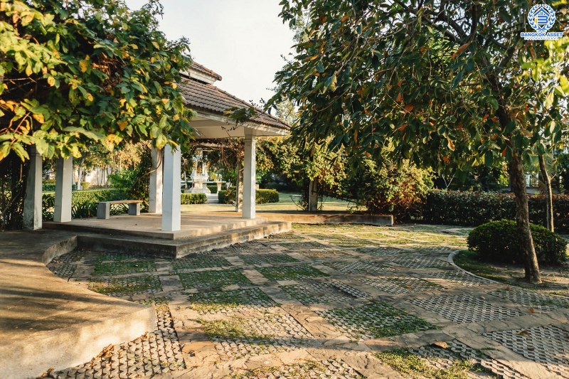 บ้านมือสองตกแต่งใหม่ ม.ลลินอินเดอะพาร์ค บางใหญ่-กาญจนาฯ พร้อมอยู่ เนื้อที่ 39.9 ตร.ว. ฟังก์ชั่น 3 ห้องนอน 2 ห้องน้ำ (ห้องน้ำกว้าง แบ่งโซนแห้ง-เปียก) บนทำเลทั้งใกล้ ทั้งสะดวก เพียง 5 นาทีจาก MRT สายสีม่วง "สถานีตลาดบางใหญ่" ราคาพิเศษสุด!...