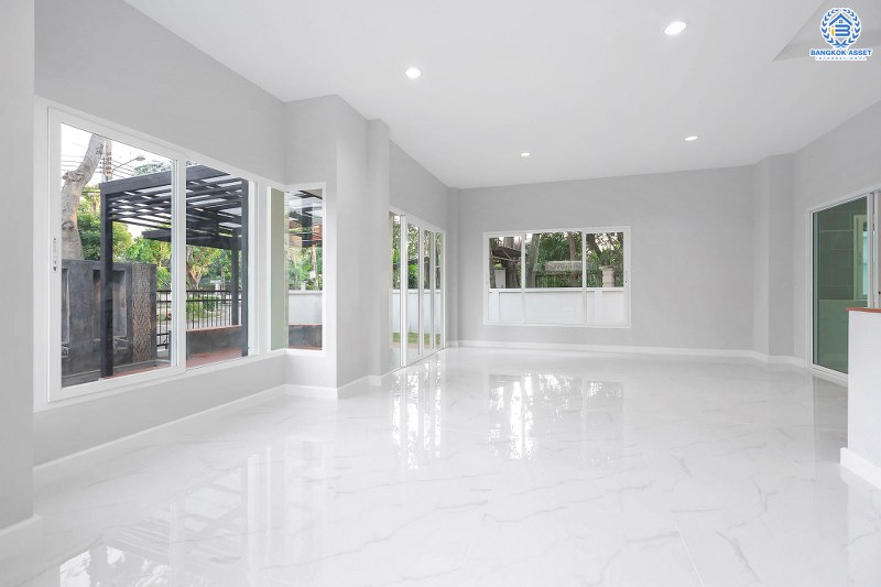 บ้านมือสองตกแต่งใหม่ ห้องมุม! ม.เพอร์เฟคเพลส2 ติดถ.รัตนาธิเบศร์ เนื้อที่ 82 ตร.ว. บ้านดีไซน์ทันสมัย หลังใหญ่พร้อมอยู่ ฟังก์ชั่น 3 ห้องนอน 3 ห้องน้ำ 2 ที่จอดรถ ต่อเติมมุมพักผ่อนข้างบ้าน กับที่สุดแห่งทำเลโซนเมือง เชื่อมต่อทุกการเดินทาง เพียง 400ม. ถึง MRTไทรม้า ใกล้จุดขึ้นทางด่วนงามวงศ์วาน