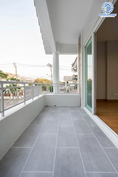 บ้านมือสองตกแต่งใหม่ ห้องมุม! ม.เพอร์เฟคเพลส2 ติดถ.รัตนาธิเบศร์ เนื้อที่ 82 ตร.ว. บ้านดีไซน์ทันสมัย หลังใหญ่พร้อมอยู่ ฟังก์ชั่น 3 ห้องนอน 3 ห้องน้ำ 2 ที่จอดรถ ต่อเติมมุมพักผ่อนข้างบ้าน กับที่สุดแห่งทำเลโซนเมือง เชื่อมต่อทุกการเดินทาง เพียง 400ม. ถึง MRTไทรม้า ใกล้จุดขึ้นทางด่วนงามวงศ์วาน