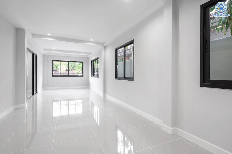 บ้านมือสองตกแต่งใหม่ หลังใหญ่ 3 ห้องนอน โครงการ มณียา3 รัตนาธิเบศร์-ท่าอิฐ คุณภาพ พร็อพเพอร์ตี้ เพอร์เฟค เนื้อที่กว้าง 58.3 ตร.ว. ฟังก์ชั่นครบ! พร้อมห้องอเนกประสงค์ชั้นล่าง บนทำเลที่ดีที่สุด* เชื่อมต่อรัตนาธิเบศร์ และราชพฤกษ์ ใจกลาง 2 เซ็นทรัลฯ ใกล้ MRT "สถานีบางรักน้อยท่าอิฐ"