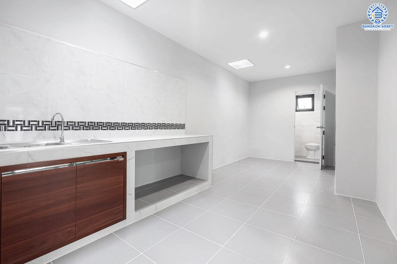 บ้านมือสองตกแต่งใหม่ หลังใหญ่ 3 ห้องนอน โครงการ มณียา3 รัตนาธิเบศร์-ท่าอิฐ คุณภาพ พร็อพเพอร์ตี้ เพอร์เฟค เนื้อที่กว้าง 58.3 ตร.ว. ฟังก์ชั่นครบ! พร้อมห้องอเนกประสงค์ชั้นล่าง บนทำเลที่ดีที่สุด* เชื่อมต่อรัตนาธิเบศร์ และราชพฤกษ์ ใจกลาง 2 เซ็นทรัลฯ ใกล้ MRT "สถานีบางรักน้อยท่าอิฐ"