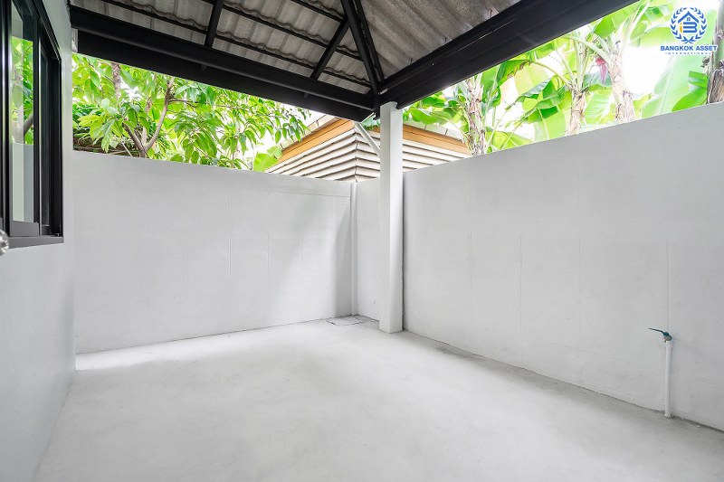 บ้านมือสองตกแต่งใหม่ หลังใหญ่ 3 ห้องนอน โครงการ มณียา3 รัตนาธิเบศร์-ท่าอิฐ คุณภาพ พร็อพเพอร์ตี้ เพอร์เฟค เนื้อที่กว้าง 58.3 ตร.ว. ฟังก์ชั่นครบ! พร้อมห้องอเนกประสงค์ชั้นล่าง บนทำเลที่ดีที่สุด* เชื่อมต่อรัตนาธิเบศร์ และราชพฤกษ์ ใจกลาง 2 เซ็นทรัลฯ ใกล้ MRT "สถานีบางรักน้อยท่าอิฐ"