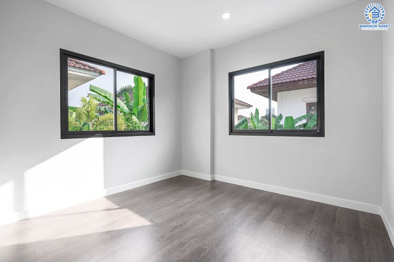 บ้านมือสองตกแต่งใหม่ หลังใหญ่ 3 ห้องนอน โครงการ มณียา3 รัตนาธิเบศร์-ท่าอิฐ คุณภาพ พร็อพเพอร์ตี้ เพอร์เฟค เนื้อที่กว้าง 58.3 ตร.ว. ฟังก์ชั่นครบ! พร้อมห้องอเนกประสงค์ชั้นล่าง บนทำเลที่ดีที่สุด* เชื่อมต่อรัตนาธิเบศร์ และราชพฤกษ์ ใจกลาง 2 เซ็นทรัลฯ ใกล้ MRT "สถานีบางรักน้อยท่าอิฐ"