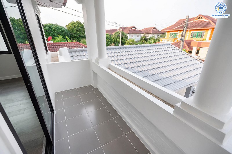 บ้านมือสองตกแต่งใหม่ หลังใหญ่ 3 ห้องนอน โครงการ มณียา3 รัตนาธิเบศร์-ท่าอิฐ คุณภาพ พร็อพเพอร์ตี้ เพอร์เฟค เนื้อที่กว้าง 58.3 ตร.ว. ฟังก์ชั่นครบ! พร้อมห้องอเนกประสงค์ชั้นล่าง บนทำเลที่ดีที่สุด* เชื่อมต่อรัตนาธิเบศร์ และราชพฤกษ์ ใจกลาง 2 เซ็นทรัลฯ ใกล้ MRT "สถานีบางรักน้อยท่าอิฐ"