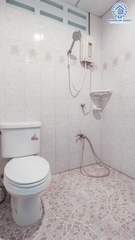 ทาวน์เฮ้าส์มือสองนนทบุรี ราคาพิเศษ! ม.เพชรเกษร ติวานนท์45 เนื้อที่ 19 ตร.ว. ฟังก์ชั่น 2 ห้องนอน 2 ห้องน้ำ ต่อเติมครัว+โรงรถ พร้อมอยู่ มีครัวเคาน์เตอร์ แถมแอร์ 3 เครื่อง บนทำเลดีที่สุด! เดินทางสะดวก ใกล้เซ็นทรัลรัตนาธิเบศร์ , เอสพลานาด แคราย และรถไฟฟ้าสายสีชมพู!.....