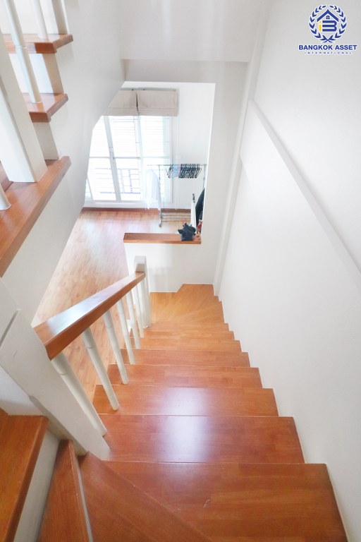 ทาวน์โฮม 3 ชั้น ถนนเมน ม.คาซ่าซิตี้2 สุคนธวัสดิ์ บ้านตกแต่ง/ต่อเติมพร้อมอยู่ เนื้อที่ 19.1 ตร.ว. ฟังก์ชั่น 3 ห้องนอน 3 ห้องน้ำ แถมแอร์ 4 เครื่อง บนทำเลคุณภาพ! ใจกลางห้างฯชั้นนำทั้ง The Walk , นวมินทร์ ซิตี้ อเวนิว , CDC ฯลฯ ใกล้จุดขึ้นทางด่วน "ฉลองรัช"