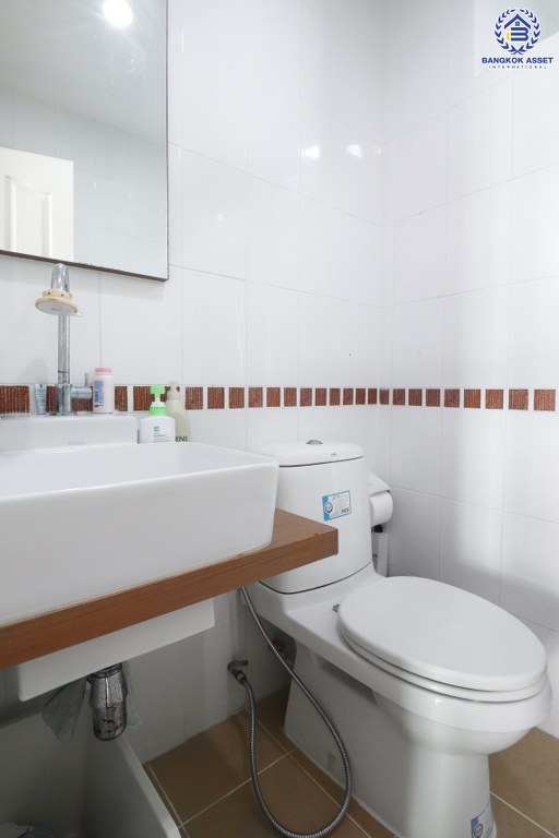 ทาวน์โฮม 3 ชั้น ถนนเมน ม.คาซ่าซิตี้2 สุคนธวัสดิ์ บ้านตกแต่ง/ต่อเติมพร้อมอยู่ เนื้อที่ 19.1 ตร.ว. ฟังก์ชั่น 3 ห้องนอน 3 ห้องน้ำ แถมแอร์ 4 เครื่อง บนทำเลคุณภาพ! ใจกลางห้างฯชั้นนำทั้ง The Walk , นวมินทร์ ซิตี้ อเวนิว , CDC ฯลฯ ใกล้จุดขึ้นทางด่วน "ฉลองรัช"