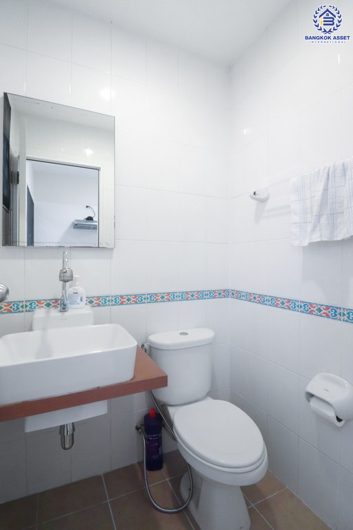 ทาวน์โฮม 3 ชั้น ถนนเมน ม.คาซ่าซิตี้2 สุคนธวัสดิ์ บ้านตกแต่ง/ต่อเติมพร้อมอยู่ เนื้อที่ 19.1 ตร.ว. ฟังก์ชั่น 3 ห้องนอน 3 ห้องน้ำ แถมแอร์ 4 เครื่อง บนทำเลคุณภาพ! ใจกลางห้างฯชั้นนำทั้ง The Walk , นวมินทร์ ซิตี้ อเวนิว , CDC ฯลฯ ใกล้จุดขึ้นทางด่วน "ฉลองรัช"