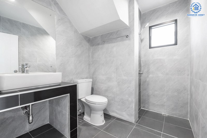 บ้านมือสองตกแต่งใหม่ หลังใหญ่ เนื้อที่ 60 ตร.ว. ม.สิริกานต์ บางใหญ่-เซ็นทรัลเวสต์เกต แต่งครบจัดเต็ม ฟังก์ชั่น 3 ห้องนอน 2 ห้องน้ำ พื้นที่ใช้สอยกว้างขวาง พร้อมเดินทางสะดวกสบาย เพียง 5 นาทีจากรถไฟฟ้าสถานี "คลองบางไผ่" เป็นเจ้าของง่ายๆ ในราคา 3 ล้านต้นๆ เท่านั้น!