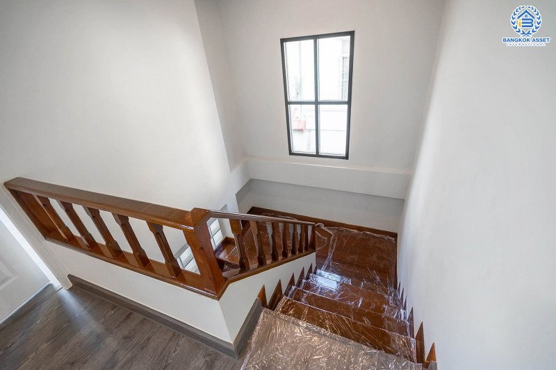 บ้านมือสองตกแต่งใหม่ หลังใหญ่ เนื้อที่ 60 ตร.ว. ม.สิริกานต์ บางใหญ่-เซ็นทรัลเวสต์เกต แต่งครบจัดเต็ม ฟังก์ชั่น 3 ห้องนอน 2 ห้องน้ำ พื้นที่ใช้สอยกว้างขวาง พร้อมเดินทางสะดวกสบาย เพียง 5 นาทีจากรถไฟฟ้าสถานี "คลองบางไผ่" เป็นเจ้าของง่ายๆ ในราคา 3 ล้านต้นๆ เท่านั้น!