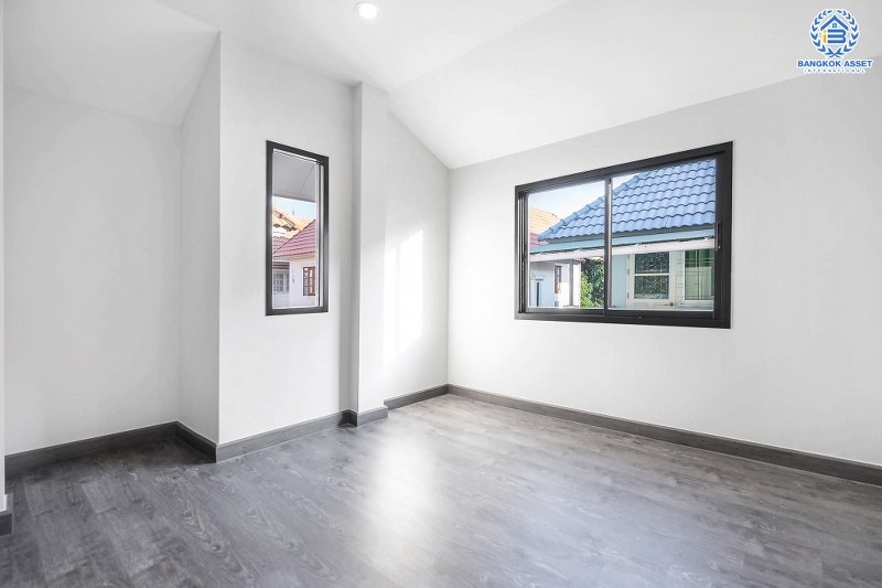 บ้านมือสองตกแต่งใหม่ หลังใหญ่ เนื้อที่ 60 ตร.ว. ม.สิริกานต์ บางใหญ่-เซ็นทรัลเวสต์เกต แต่งครบจัดเต็ม ฟังก์ชั่น 3 ห้องนอน 2 ห้องน้ำ พื้นที่ใช้สอยกว้างขวาง พร้อมเดินทางสะดวกสบาย เพียง 5 นาทีจากรถไฟฟ้าสถานี "คลองบางไผ่" เป็นเจ้าของง่ายๆ ในราคา 3 ล้านต้นๆ เท่านั้น!