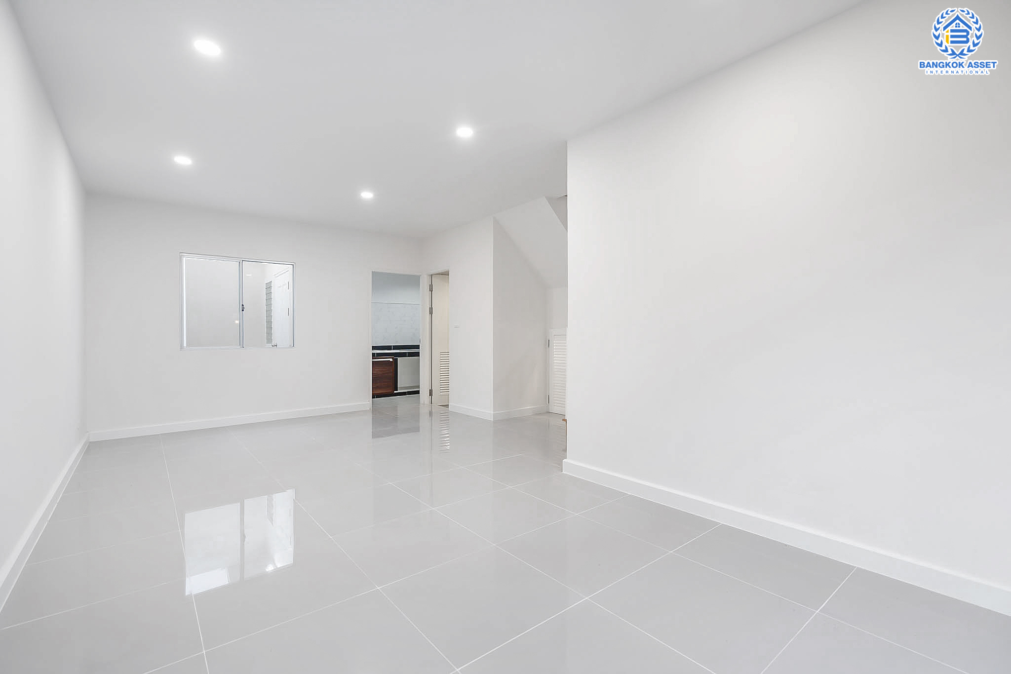 บ้านมือสองตกแต่งใหม่ โครงการ พฤกษาทาวน์ ราชพฤกษ์ พร้อมอยู่ เนื้อที่ 17.2 ตร.ว. ฟังก์ชั่น 3 ห้องนอน 2 ห้องน้ำ หน้ากว้าง 6 เมตร บนทำเลเดินทางสะดวก ติดถนนราชพฤกษ์ ใกล้วงเวียนพระรามห้า เซ็นทรัลเวสต์เกต ราคาพิเศษสุด!...