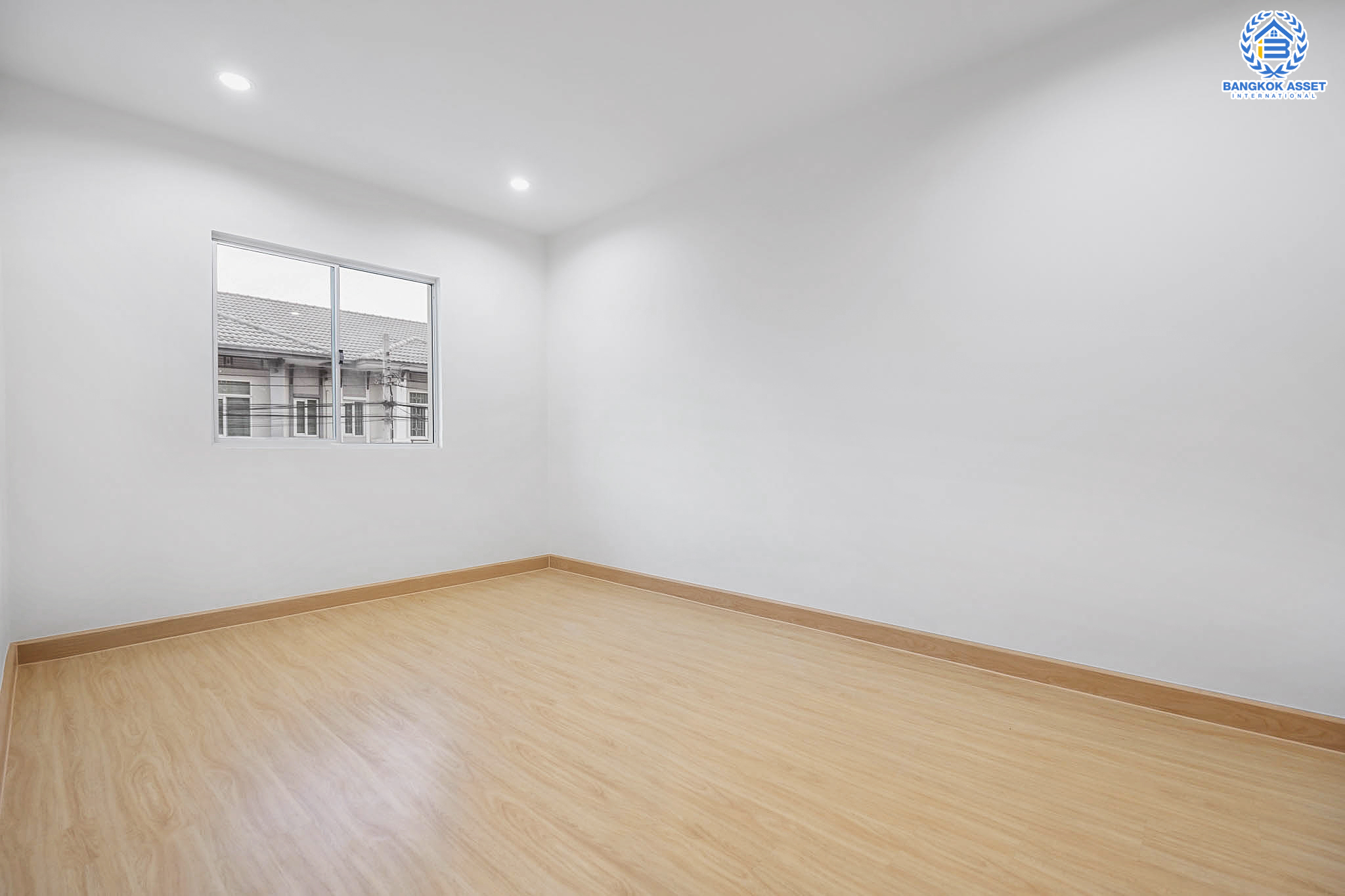 บ้านมือสองตกแต่งใหม่ โครงการ พฤกษาทาวน์ ราชพฤกษ์ พร้อมอยู่ เนื้อที่ 17.2 ตร.ว. ฟังก์ชั่น 3 ห้องนอน 2 ห้องน้ำ หน้ากว้าง 6 เมตร บนทำเลเดินทางสะดวก ติดถนนราชพฤกษ์ ใกล้วงเวียนพระรามห้า เซ็นทรัลเวสต์เกต ราคาพิเศษสุด!...