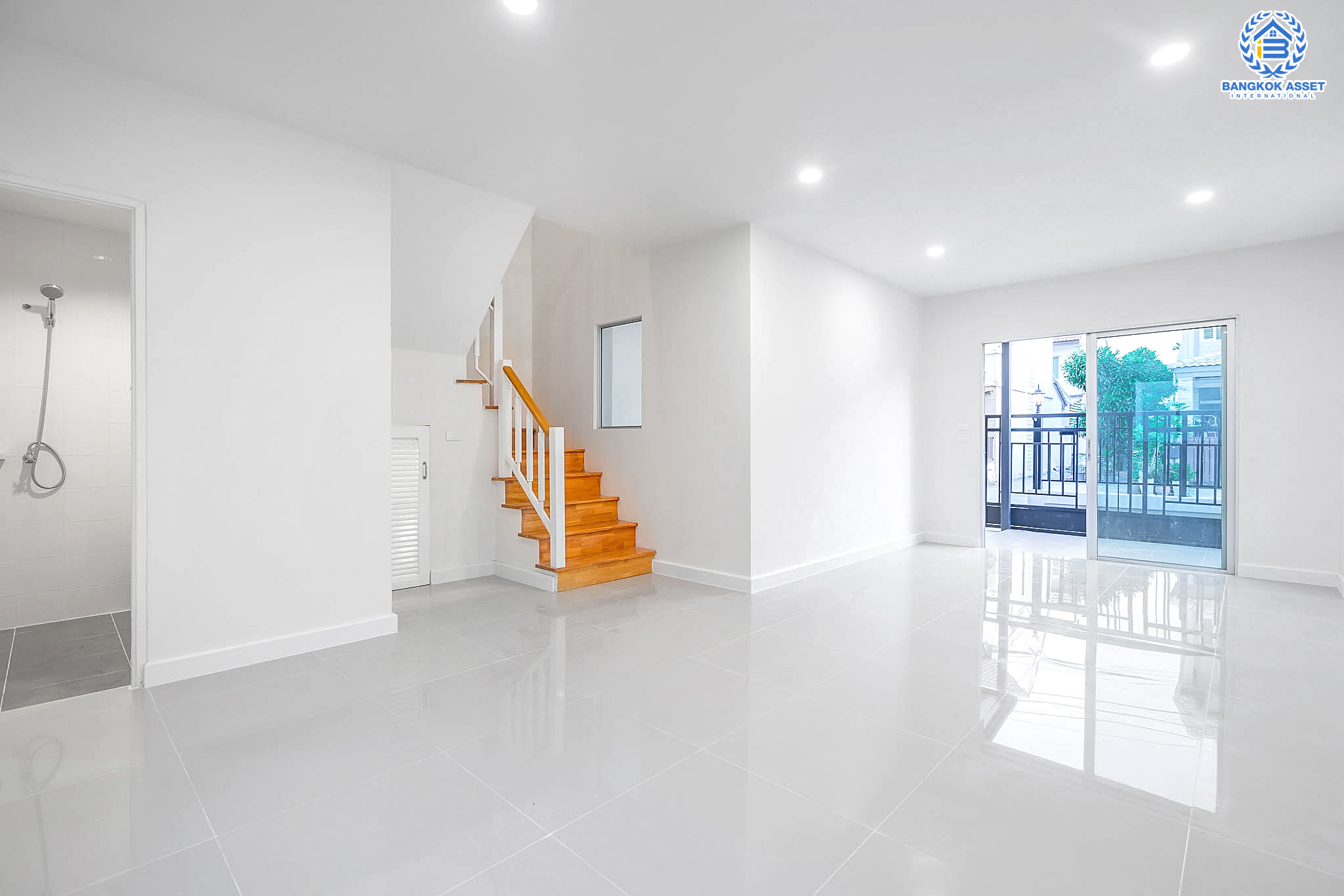 บ้านมือสองตกแต่งใหม่ โครงการ พฤกษาทาวน์ ราชพฤกษ์ พร้อมอยู่ เนื้อที่ 17.2 ตร.ว. ฟังก์ชั่น 3 ห้องนอน 2 ห้องน้ำ หน้ากว้าง 6 เมตร บนทำเลเดินทางสะดวก ติดถนนราชพฤกษ์ ใกล้วงเวียนพระรามห้า เซ็นทรัลเวสต์เกต ราคาพิเศษสุด!...