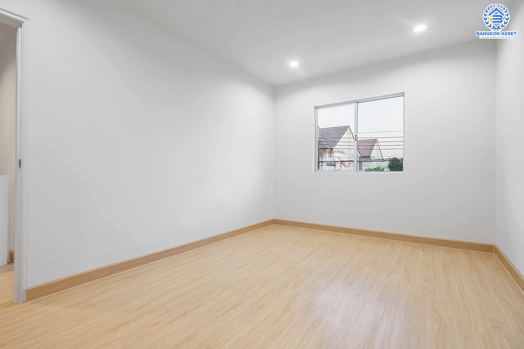 บ้านมือสองตกแต่งใหม่ โครงการ พฤกษาทาวน์ ราชพฤกษ์ พร้อมอยู่ เนื้อที่ 17.2 ตร.ว. ฟังก์ชั่น 3 ห้องนอน 2 ห้องน้ำ หน้ากว้าง 6 เมตร บนทำเลเดินทางสะดวก ติดถนนราชพฤกษ์ ใกล้วงเวียนพระรามห้า เซ็นทรัลเวสต์เกต ราคาพิเศษสุด!...