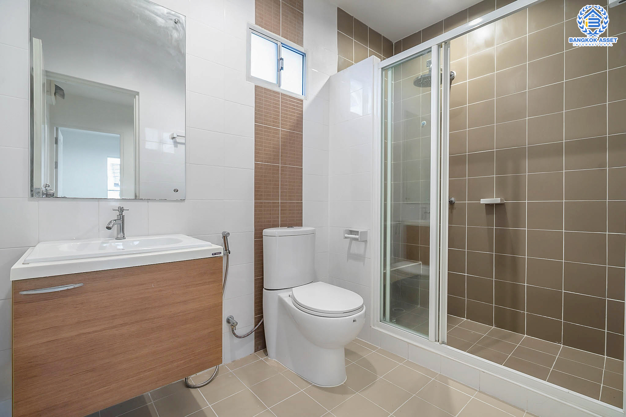 บ้านมือสองตกแต่งใหม่ โครงการ พฤกษาทาวน์ ราชพฤกษ์ พร้อมอยู่ เนื้อที่ 17.2 ตร.ว. ฟังก์ชั่น 3 ห้องนอน 2 ห้องน้ำ หน้ากว้าง 6 เมตร บนทำเลเดินทางสะดวก ติดถนนราชพฤกษ์ ใกล้วงเวียนพระรามห้า เซ็นทรัลเวสต์เกต ราคาพิเศษสุด!...