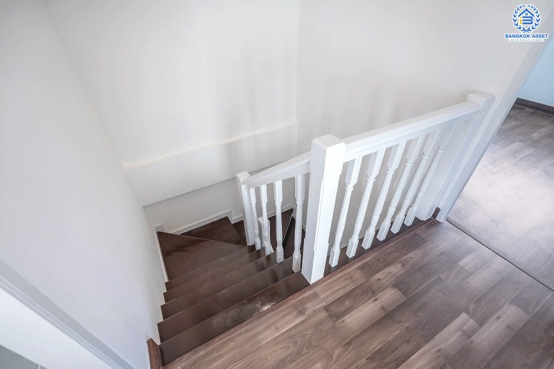 บ้านมือสองตกแต่งใหม่ ม.บุศรินทร์ วงแหวน (บ้านกล้วย-ไทรน้อย) คุณภาพแบรนด์ Land&House หลังใหญ่ กว้าง พร้อมอยู่ เนื้อที่ 30 ตร.ว. ฟังก์ชั่นครบ 3 ห้องนอน 2 ห้องน้ำ ตอบโจทย์ทุกการอยู่อาศัย บนทำเลคุณภาพ! ใกล้เซ็นทรัลเวสต์เกต และ รถไฟฟ้าสถานี "คลองบางไผ่"...