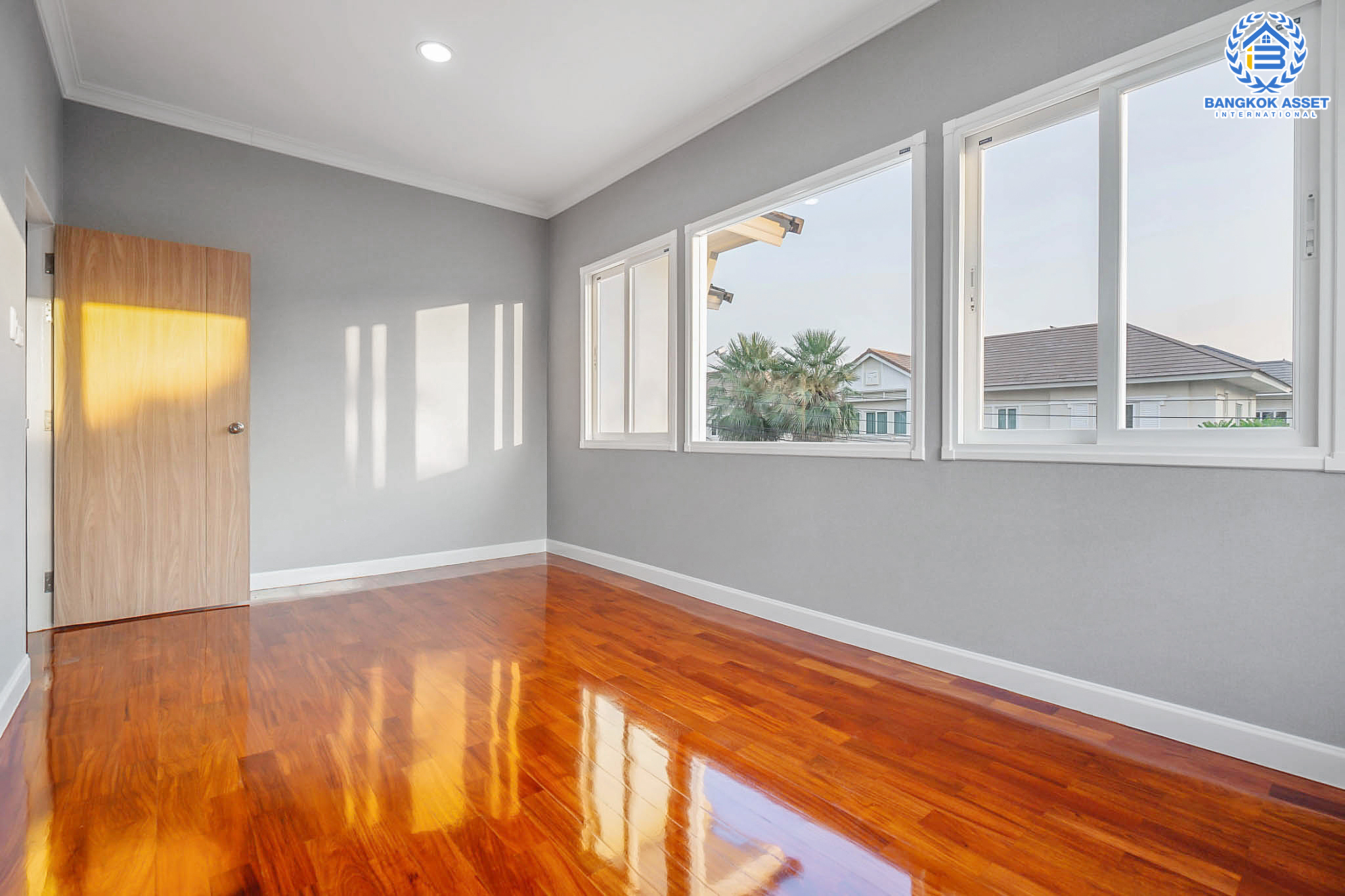 บ้านมือสองตกแต่งใหม่ หลังมุมสุดหรู เพอร์เฟค มาสเตอร์พีซ รัตนาธิเบศร์ หลังใหญ่ 73 ตร.ว. มากฟังก์ชั่น 3 ห้องนอน 4 ห้องน้ำ และห้องแม่บ้าน 1 ห้อง พร้อมบรรยากาศโครงการสุด Luxury บนทำเลเชื่อมต่อทุกการเดินทาง เพียง 400 เมตรถึง MRT ไทรม้า ใกล้จุดขึ้นทางด่วนงามวงศ์วาน