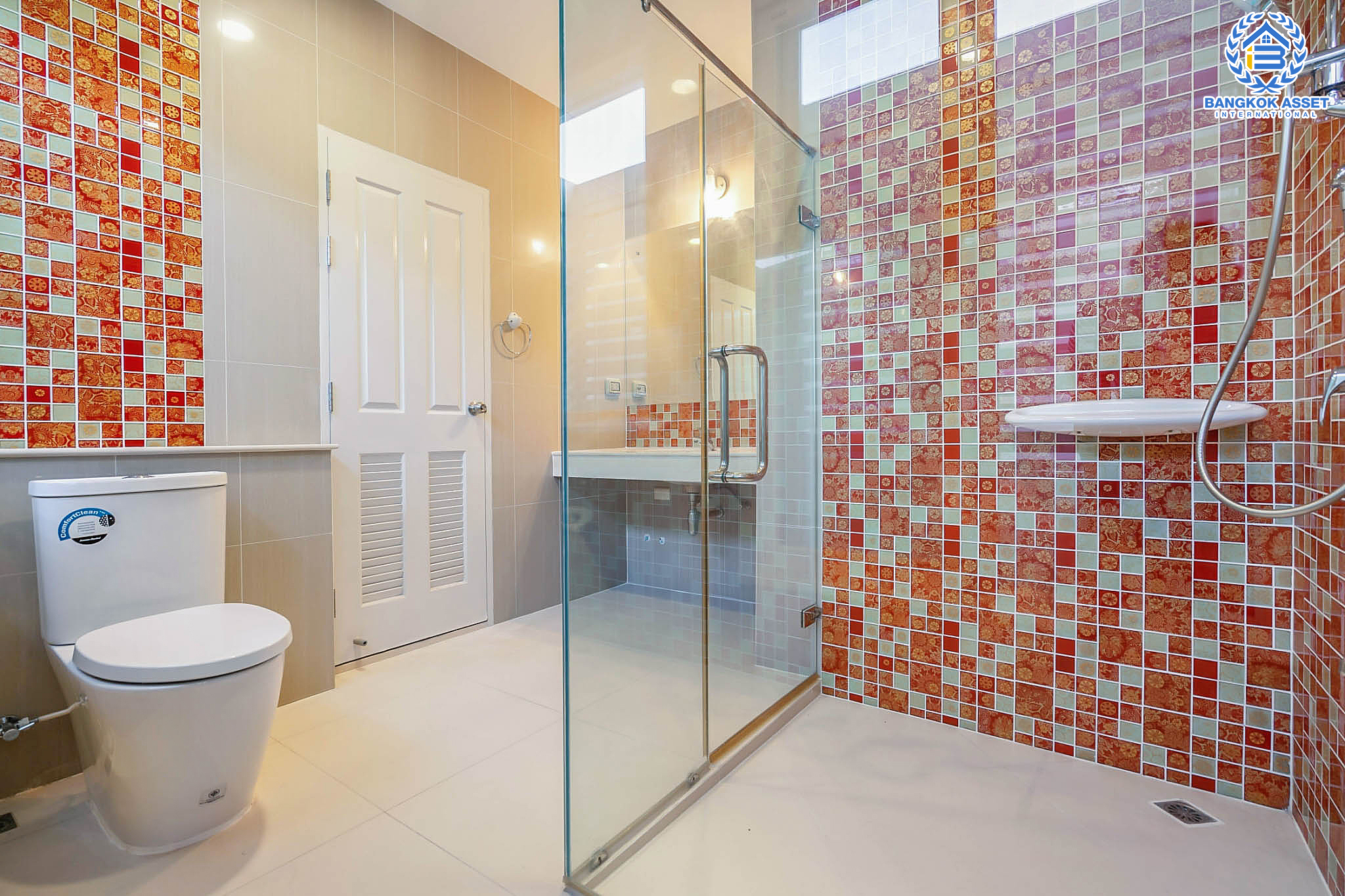 บ้านมือสองตกแต่งใหม่ หลังมุมสุดหรู เพอร์เฟค มาสเตอร์พีซ รัตนาธิเบศร์ หลังใหญ่ 73 ตร.ว. มากฟังก์ชั่น 3 ห้องนอน 4 ห้องน้ำ และห้องแม่บ้าน 1 ห้อง พร้อมบรรยากาศโครงการสุด Luxury บนทำเลเชื่อมต่อทุกการเดินทาง เพียง 400 เมตรถึง MRT ไทรม้า ใกล้จุดขึ้นทางด่วนงามวงศ์วาน