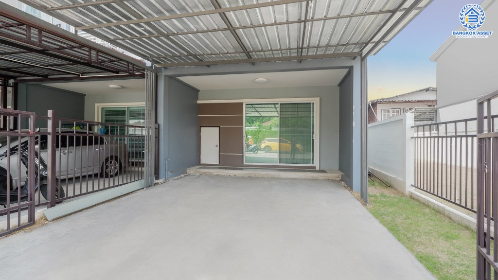 ทาวน์เฮ้าส์มือสองนนทบุรี ห้องมุม! โซนเมือง ม.ศุภาลัยพรีโม่ ท่าน้ำนนท์-พระราม5 หลังใหญ่สุดคุ้ม! เนื้อที่ 31.5 ตร.ว. ฟังก์ชั่น 3 ห้องนอน 2 ห้องน้ำ หน้ากว้าง 6 เมตร จอดรถได้ 2 คัน บนทำเลดีที่สุด! เข้า-ออได้หลายเส้นทาง ใกล้สะพานพระราม5 และรถไฟฟ้า "สถานีแยกติวานนท์"