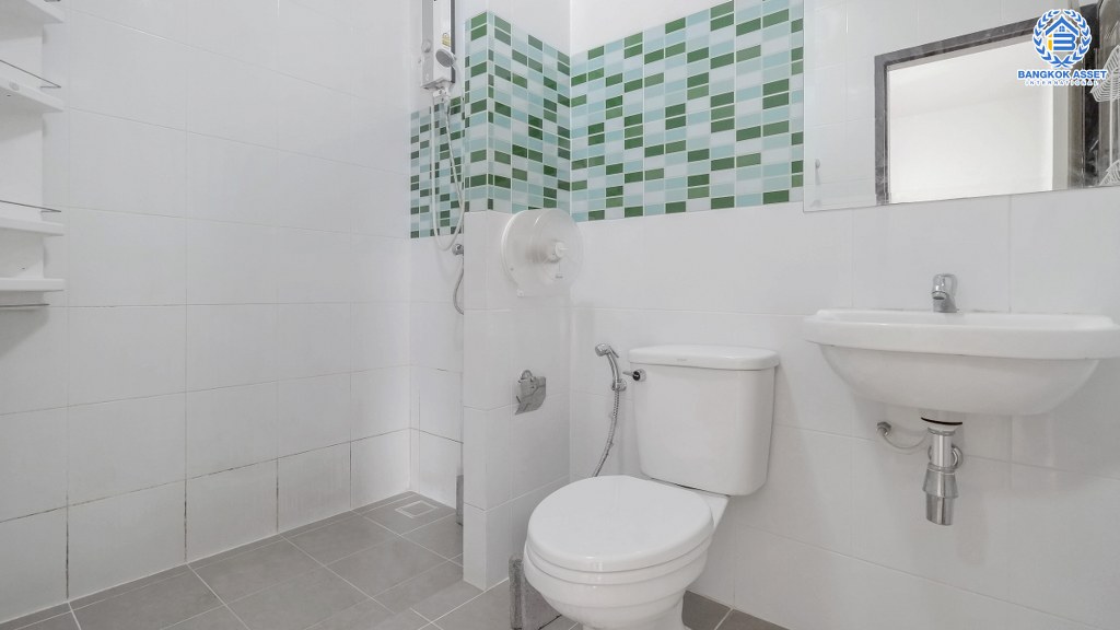 ทาวน์เฮ้าส์มือสองนนทบุรี ห้องมุม! โซนเมือง ม.ศุภาลัยพรีโม่ ท่าน้ำนนท์-พระราม5 หลังใหญ่สุดคุ้ม! เนื้อที่ 31.5 ตร.ว. ฟังก์ชั่น 3 ห้องนอน 2 ห้องน้ำ หน้ากว้าง 6 เมตร จอดรถได้ 2 คัน บนทำเลดีที่สุด! เข้า-ออได้หลายเส้นทาง ใกล้สะพานพระราม5 และรถไฟฟ้า "สถานีแยกติวานนท์"