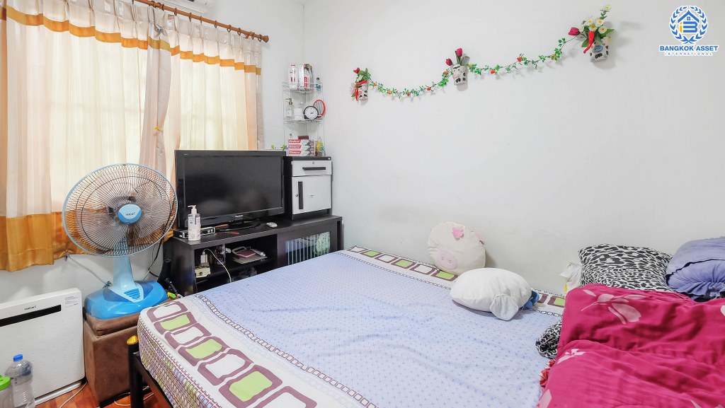 ทาวน์เฮ้าส์มือสองนนทบุรี ห้องมุม! ม.พฤกษาวิลล์33 บางใหญ่-กาญจนาภิเษก (ซ.วัดส้มเกลี้ยง) หลังใหญ่ ต่อเติมครัว โรงรถ พร้อมอยู่ เนื้อที่ 23.5 ตร.ว. ฟังก์ชั่น 3 ห้องนอน 2 ห้องน้ำ หน้ากว้าง 6 เมตร แถมแอร์ 5 เครื่อง พร้อมเดินทางสะดวก บนทำเลเชื่อมต่อหลายเส้นทาง ใกล้เซ็นทรัลเวสต์เกต และทางด่วนศรีรัช...