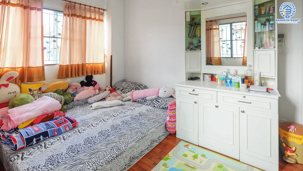 ทาวน์เฮ้าส์มือสองนนทบุรี ห้องมุม! ม.พฤกษาวิลล์33 บางใหญ่-กาญจนาภิเษก (ซ.วัดส้มเกลี้ยง) หลังใหญ่ ต่อเติมครัว โรงรถ พร้อมอยู่ เนื้อที่ 23.5 ตร.ว. ฟังก์ชั่น 3 ห้องนอน 2 ห้องน้ำ หน้ากว้าง 6 เมตร แถมแอร์ 5 เครื่อง พร้อมเดินทางสะดวก บนทำเลเชื่อมต่อหลายเส้นทาง ใกล้เซ็นทรัลเวสต์เกต และทางด่วนศรีรัช...