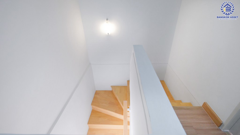 ทาวน์เฮ้าส์มือสองนนทบุรี ม.พลีโน่ รัตนาธิเบศร์-ชัยพฤกษ์ เนื้อที่ 18 ตร.ว. ฟังก์ชั่น 3 ห้องนอน 2 ห้องน้ำ หน้ากว้าง 5 เมตร ต่อเติมครัวสไตล์ Loft พร้อมอยู่ เดินทางสะดวก บนทำเลเชื่อมต่อทั้งถนนราชพฤกษ์ ชัยพฤกษ์ และรัตนาธิเบศร์ ใกล้เซ็นทัลเวสต์เกต และรถไฟฟ้าสถานีบางพลู...