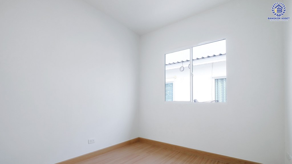 ทาวน์เฮ้าส์มือสองนนทบุรี ม.พลีโน่ รัตนาธิเบศร์-ชัยพฤกษ์ เนื้อที่ 18 ตร.ว. ฟังก์ชั่น 3 ห้องนอน 2 ห้องน้ำ หน้ากว้าง 5 เมตร ต่อเติมครัวสไตล์ Loft พร้อมอยู่ เดินทางสะดวก บนทำเลเชื่อมต่อทั้งถนนราชพฤกษ์ ชัยพฤกษ์ และรัตนาธิเบศร์ ใกล้เซ็นทัลเวสต์เกต และรถไฟฟ้าสถานีบางพลู...