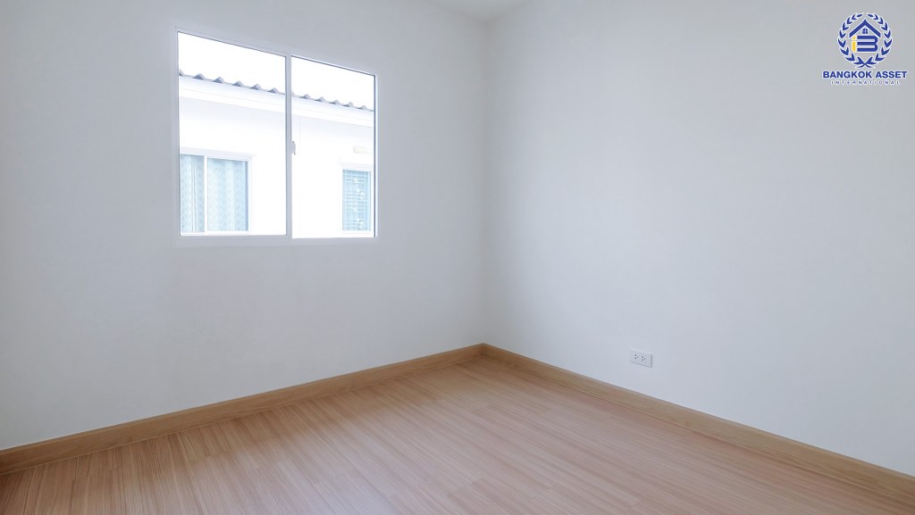 ทาวน์เฮ้าส์มือสองนนทบุรี ม.พลีโน่ รัตนาธิเบศร์-ชัยพฤกษ์ เนื้อที่ 18 ตร.ว. ฟังก์ชั่น 3 ห้องนอน 2 ห้องน้ำ หน้ากว้าง 5 เมตร ต่อเติมครัวสไตล์ Loft พร้อมอยู่ เดินทางสะดวก บนทำเลเชื่อมต่อทั้งถนนราชพฤกษ์ ชัยพฤกษ์ และรัตนาธิเบศร์ ใกล้เซ็นทัลเวสต์เกต และรถไฟฟ้าสถานีบางพลู...