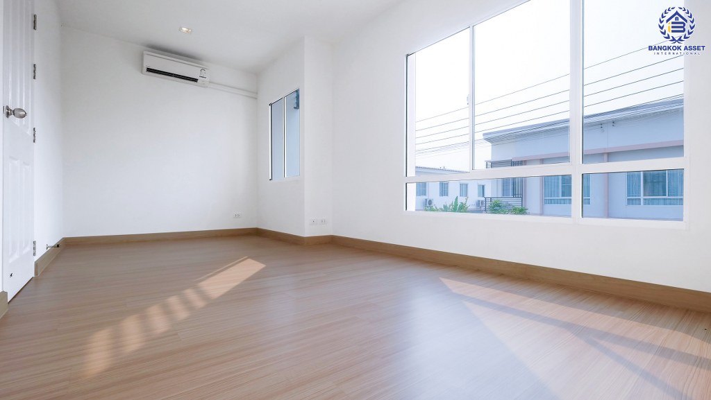 ทาวน์เฮ้าส์มือสองนนทบุรี ม.พลีโน่ รัตนาธิเบศร์-ชัยพฤกษ์ เนื้อที่ 18 ตร.ว. ฟังก์ชั่น 3 ห้องนอน 2 ห้องน้ำ หน้ากว้าง 5 เมตร ต่อเติมครัวสไตล์ Loft พร้อมอยู่ เดินทางสะดวก บนทำเลเชื่อมต่อทั้งถนนราชพฤกษ์ ชัยพฤกษ์ และรัตนาธิเบศร์ ใกล้เซ็นทัลเวสต์เกต และรถไฟฟ้าสถานีบางพลู...