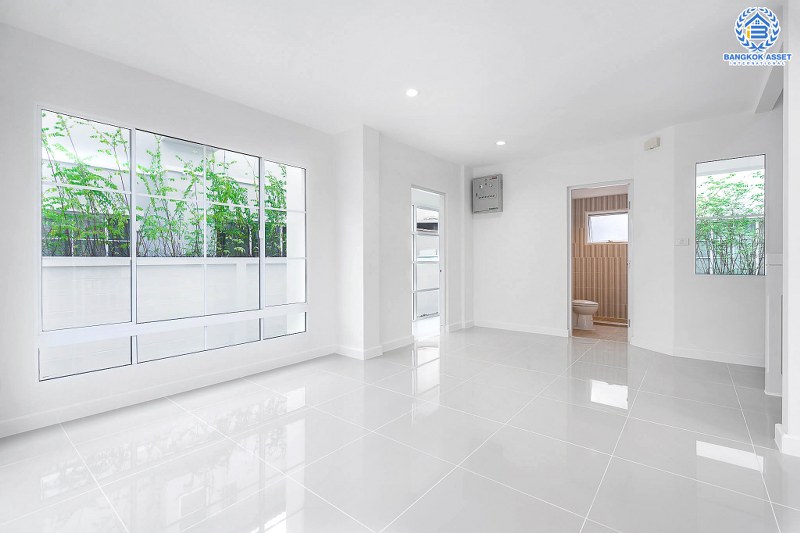 บ้านมือสองตกแต่งใหม่ สไตล์อบอุ่น โครงการ ชลลดา บางใหญ่-เซ็นทรัลเวสต์เกต พร้อมทุกการเข้าอยู่ เนื้อที่ 50.6 ตร.ว. ฟังก์ชั่น 3 ห้องนอน 2 ห้องน้ำ สังคมคุณภาพแบรนด์ LH พร้อม facilities ครบครัน บนทำเลศักยภาพ เดินทางสะดวก ใกล้ถ.กาญจนาภิเษก เพียง 10 นาทีถึงรถไฟฟ้า สถานีคลองบางไผ่...