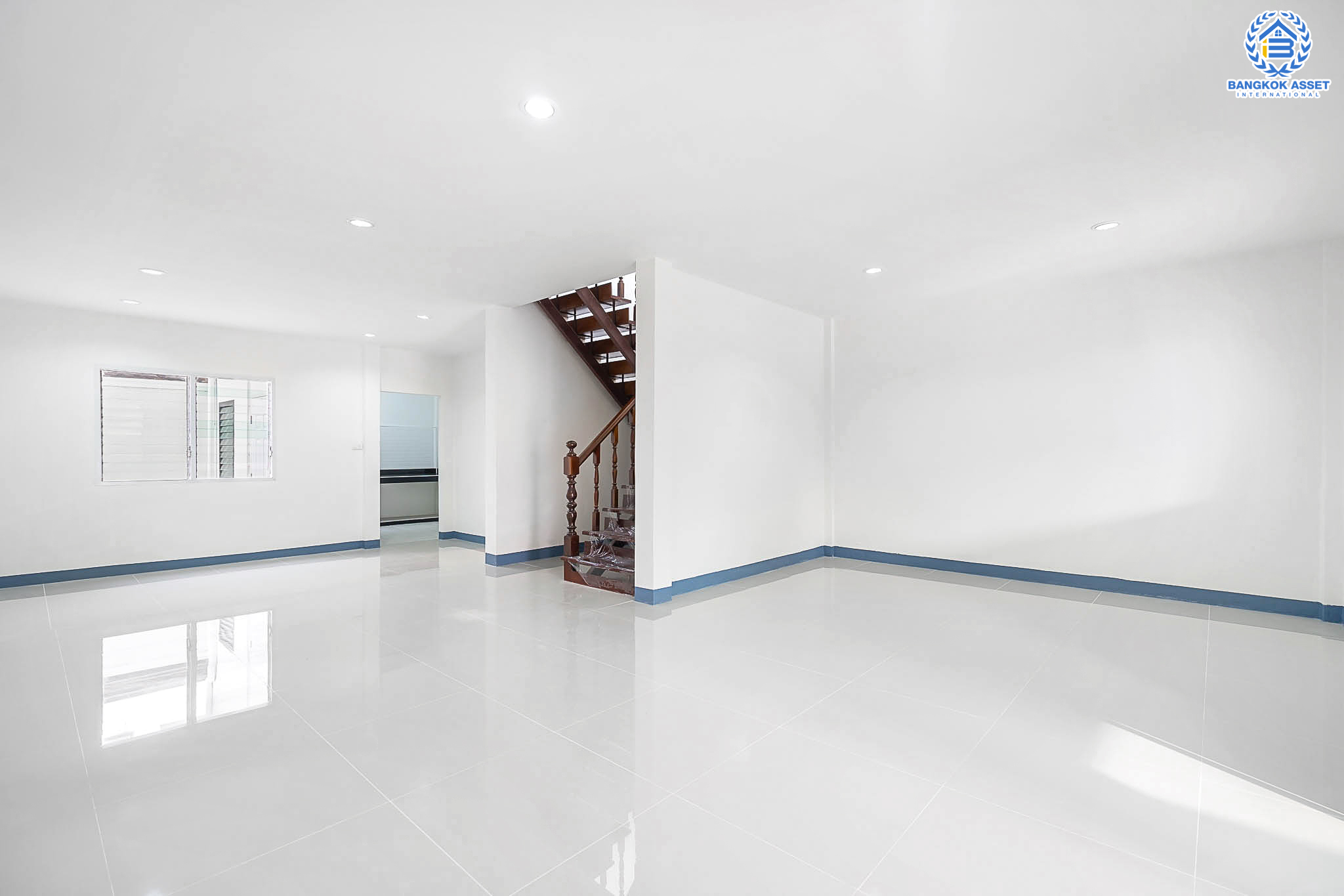 บ้านมือสองตกแต่งใหม่ ม.บัวทอง2 บางใหญ่-เซ็นทรัลเวสต์เกต เพียง 50 เมตรจากรถไฟฟ้า "สถานีคลองบางไผ่" บ้านกว้าง พร้อมอยู่ เนื้อที่ 30 ตร.ว. ฟังก์ชั่น 3 ห้องนอน 2 ห้องน้ำ เดินทางสะดวก เชื่อมต่อหลายเส้นทาง มีรถประจำทางผ่านหลายสาย ราคาพิเศษสุด!...