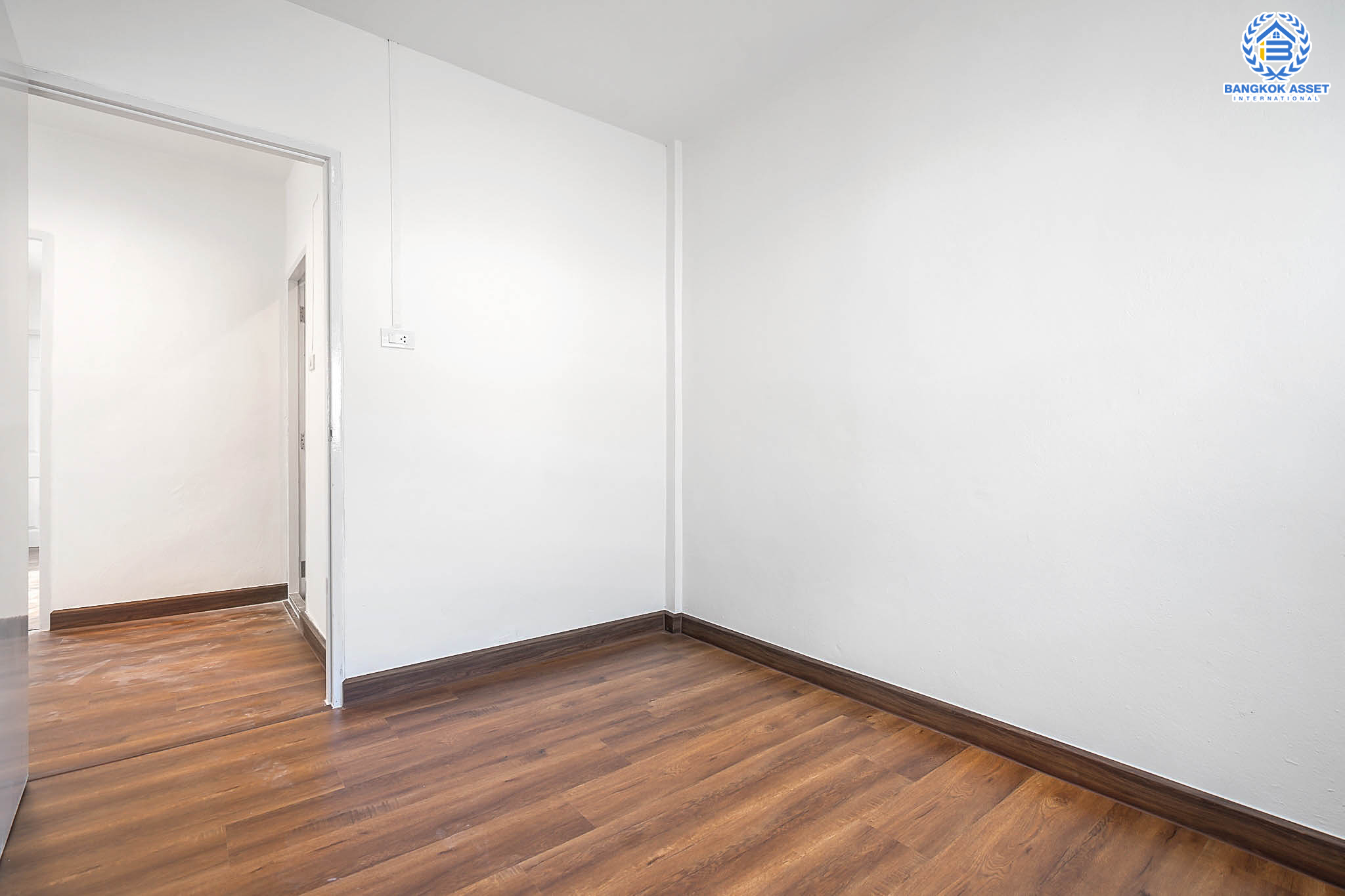 บ้านมือสองตกแต่งใหม่ ม.บัวทอง2 บางใหญ่-เซ็นทรัลเวสต์เกต เพียง 50 เมตรจากรถไฟฟ้า "สถานีคลองบางไผ่" บ้านกว้าง พร้อมอยู่ เนื้อที่ 30 ตร.ว. ฟังก์ชั่น 3 ห้องนอน 2 ห้องน้ำ เดินทางสะดวก เชื่อมต่อหลายเส้นทาง มีรถประจำทางผ่านหลายสาย ราคาพิเศษสุด!...