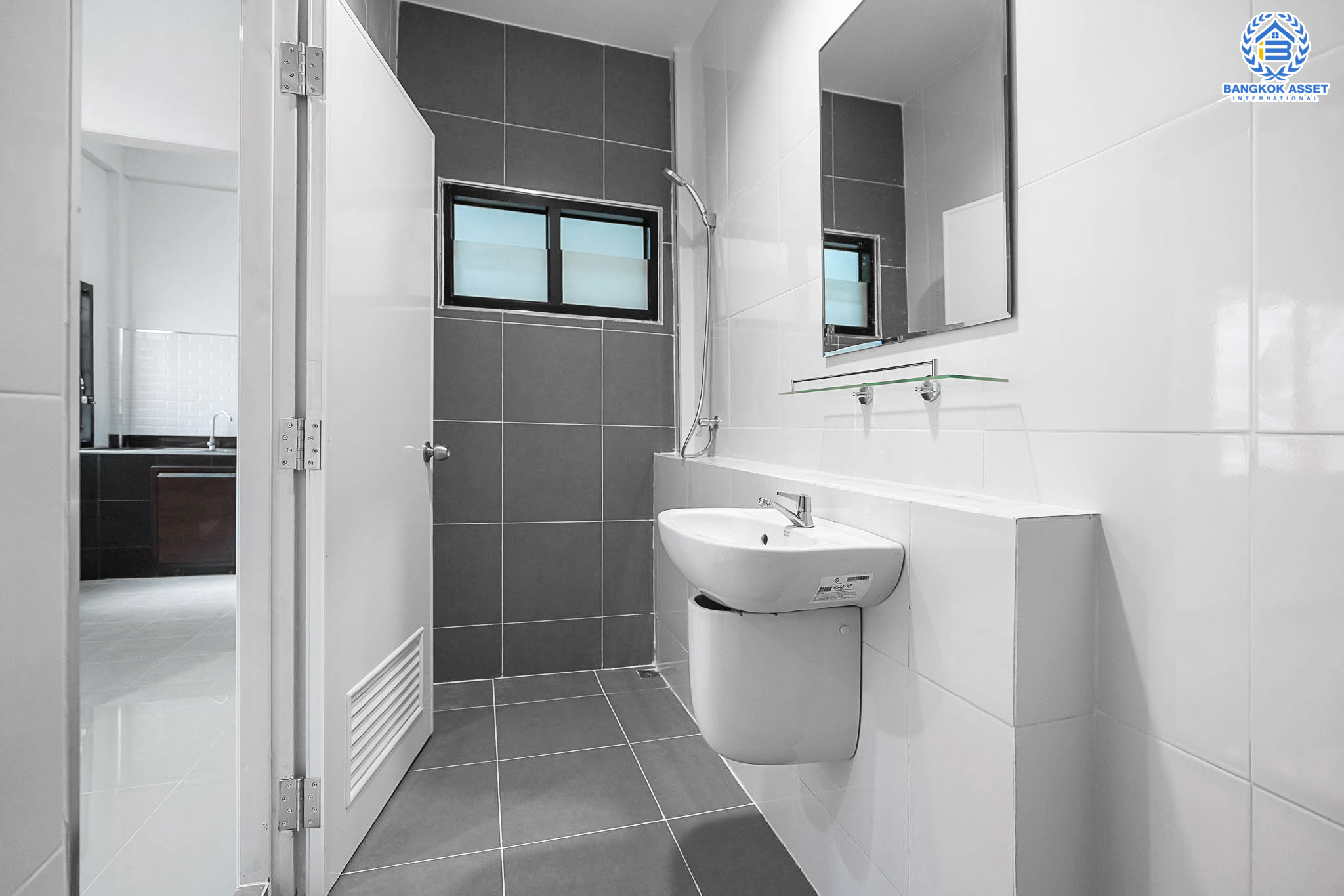 บ้านมือสองตกแต่งใหม่ ม.บัวทอง2 บางใหญ่-เซ็นทรัลเวสต์เกต เพียง 50 เมตรจากรถไฟฟ้า "สถานีคลองบางไผ่" บ้านกว้าง พร้อมอยู่ เนื้อที่ 30 ตร.ว. ฟังก์ชั่น 3 ห้องนอน 2 ห้องน้ำ เดินทางสะดวก เชื่อมต่อหลายเส้นทาง มีรถประจำทางผ่านหลายสาย ราคาพิเศษสุด!...