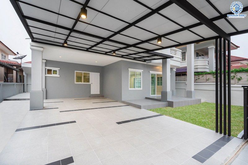 บ้านมือสองตกแต่งใหม่ ม.ลภาวัน9 ชัยพฤกษ์-ปากเกร็ด พบความสุขไซส์ใหญ่ ในราคาสุดคุ้ม! บนเนื้อที่ 60 ตร.ว. ฟังก์ชั่น 3 ห้องนอน 2 ห้องน้ำ 2 ที่จอดรถ บนทำเลที่ดีที่สุด เพียง 350 เมตรจากถนนชัยพฤกษ์ ใกล้เซ็นทรัลแจ้งวัฒนะ และรถไฟฟ้าสายสีม่วง "สถานีบางพลู"...