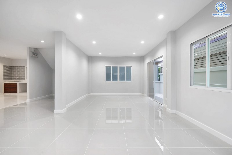 บ้านมือสองตกแต่งใหม่ ม.ลภาวัน9 ชัยพฤกษ์-ปากเกร็ด พบความสุขไซส์ใหญ่ ในราคาสุดคุ้ม! บนเนื้อที่ 60 ตร.ว. ฟังก์ชั่น 3 ห้องนอน 2 ห้องน้ำ 2 ที่จอดรถ บนทำเลที่ดีที่สุด เพียง 350 เมตรจากถนนชัยพฤกษ์ ใกล้เซ็นทรัลแจ้งวัฒนะ และรถไฟฟ้าสายสีม่วง "สถานีบางพลู"...