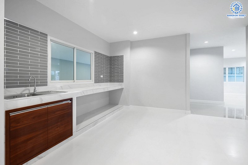 บ้านมือสองตกแต่งใหม่ ม.ลภาวัน9 ชัยพฤกษ์-ปากเกร็ด พบความสุขไซส์ใหญ่ ในราคาสุดคุ้ม! บนเนื้อที่ 60 ตร.ว. ฟังก์ชั่น 3 ห้องนอน 2 ห้องน้ำ 2 ที่จอดรถ บนทำเลที่ดีที่สุด เพียง 350 เมตรจากถนนชัยพฤกษ์ ใกล้เซ็นทรัลแจ้งวัฒนะ และรถไฟฟ้าสายสีม่วง "สถานีบางพลู"...