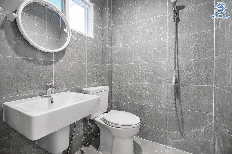 บ้านมือสองตกแต่งใหม่ ม.ลภาวัน9 ชัยพฤกษ์-ปากเกร็ด พบความสุขไซส์ใหญ่ ในราคาสุดคุ้ม! บนเนื้อที่ 60 ตร.ว. ฟังก์ชั่น 3 ห้องนอน 2 ห้องน้ำ 2 ที่จอดรถ บนทำเลที่ดีที่สุด เพียง 350 เมตรจากถนนชัยพฤกษ์ ใกล้เซ็นทรัลแจ้งวัฒนะ และรถไฟฟ้าสายสีม่วง "สถานีบางพลู"...