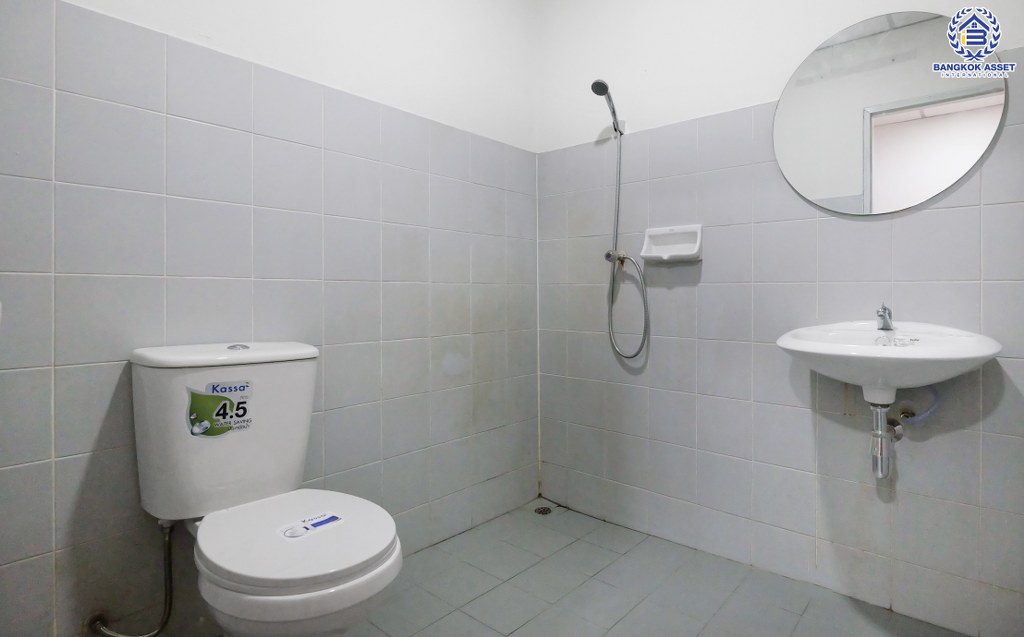 ทาวน์เฮ้าส์มือสองนนทบุรี ม.ร่มรื่นวิลล์ ราชพฤกษ์-กาญจนาภิเษก (ซ.สวนผัก32) บ้านพร้อมอยู่ เนื้อที่ 16 ตร.ว. ฟังก์ชั่น 2 ห้องนอน 2 ห้องน้ำ มีครัวเคาน์เตอร์ บนทำเลเชื่อมต่อหลายเส้นทาง ใกล้ The Walk ราชพฤกษ์ และจุดขึ้นทางด่วน "ศรีรัช"