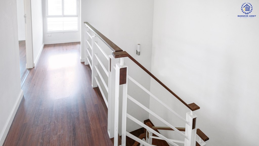 ทาวน์เฮ้าส์มือสองนนทบุรี ห้องมุม! ม.ฮาบิทาวน์ โฟลด์ ติวานนท์-แจ้งวัฒนะ แบรนด์แสนสิริ* หลังใหญ่สุดคุ้ม! ดีไซน์ทันสมัย เนื้อที่ 25.9 ตร.ว. ฟังก์ชั่น 3 ห้องนอน 2 ห้องน้ำ จอดรถได้ 2 คัน แถมแอร์ 4 เครื่อง เดินทางสะดวกบนทำเลติดถ.ติวานนท์ ใกล้จุดขึ้น–ลงทางด่วนศรีสมาน ราคาพิเศษสุดๆ