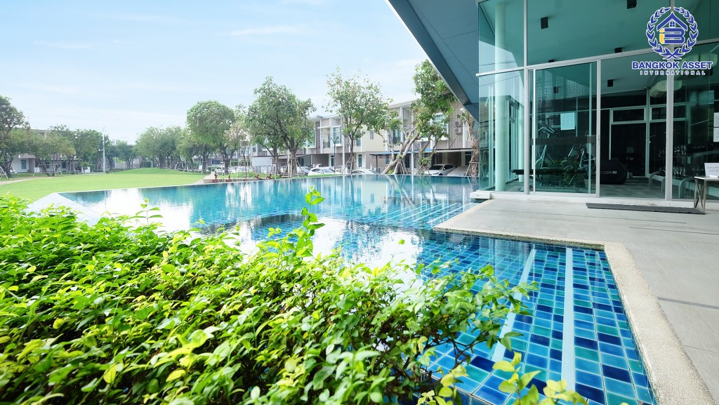 ทาวน์เฮ้าส์มือสองนนทบุรี ห้องมุม! ม.ฮาบิทาวน์ โฟลด์ ติวานนท์-แจ้งวัฒนะ แบรนด์แสนสิริ* หลังใหญ่สุดคุ้ม! ดีไซน์ทันสมัย เนื้อที่ 25.9 ตร.ว. ฟังก์ชั่น 3 ห้องนอน 2 ห้องน้ำ จอดรถได้ 2 คัน แถมแอร์ 4 เครื่อง เดินทางสะดวกบนทำเลติดถ.ติวานนท์ ใกล้จุดขึ้น–ลงทางด่วนศรีสมาน ราคาพิเศษสุดๆ