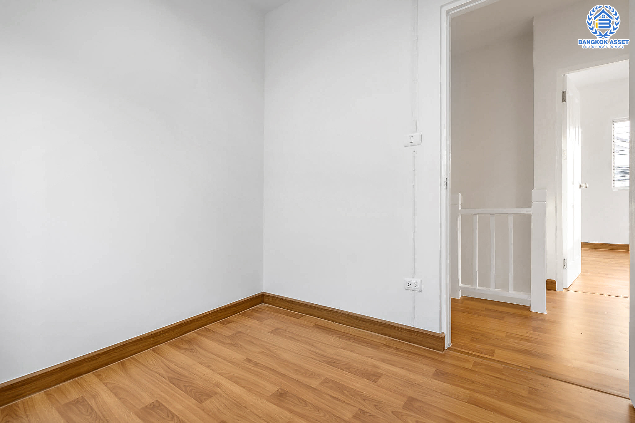 บ้านมือสองตกแต่งใหม่ ห้องมุมหายาก! ม.พฤกษา49/1 บางใหญ่-เซ็นทรัลเวสต์เกต เนื้อที่ 23.5 ตร.ว. ตกแต่งจัดเต็ม ฟังก์ชั่นครบ 3 ห้องนอน 2 ห้องน้ำ พร้อมอยู่ เดินทางสะดวก เข้าเมืองก็ง่าย ใกล้เซ็นทรัลเวสต์เกต และรถไฟฟ้า สถานีตลาดบางใหญ่...