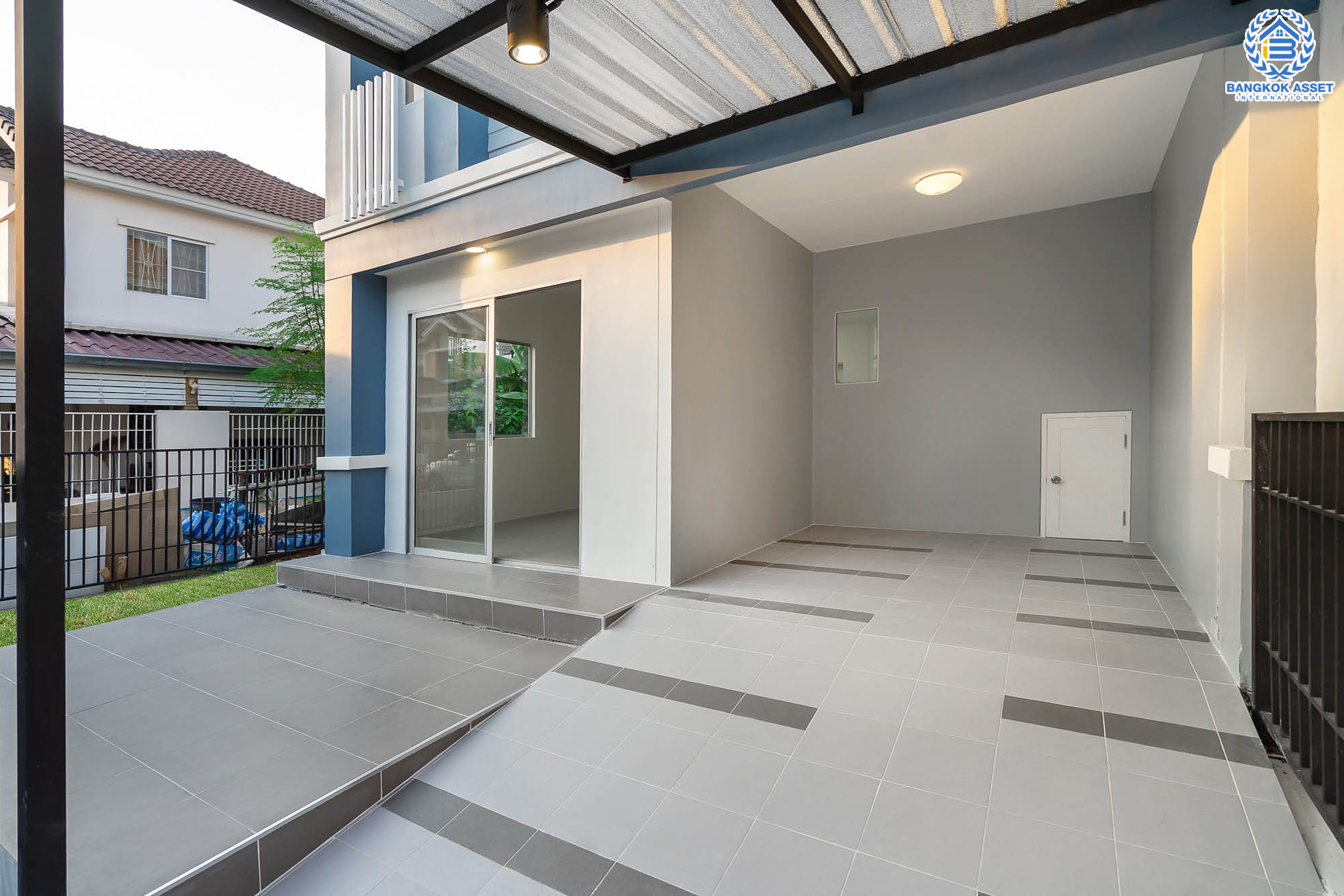 บ้านมือสองตกแต่งใหม่ ห้องมุมหายาก! ม.พฤกษา49/1 บางใหญ่-เซ็นทรัลเวสต์เกต เนื้อที่ 23.5 ตร.ว. ตกแต่งจัดเต็ม ฟังก์ชั่นครบ 3 ห้องนอน 2 ห้องน้ำ พร้อมอยู่ เดินทางสะดวก เข้าเมืองก็ง่าย ใกล้เซ็นทรัลเวสต์เกต และรถไฟฟ้า สถานีตลาดบางใหญ่...