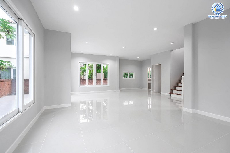 บ้านมือสองตกแต่งใหม่ ม.คาซ่าวิลล์ ราชพฤกษ์-แจ้งวัฒนะ คุณภาพจาก Q.House บ้านหลังใหญ่ ตกแต่งหรู มากฟังก์ชั่น เนื้อที่ 54.4 ตร.ว. ภายในกว้างขวาง ฟังก์ชั่น 3 ห้องนอน 3 ห้องน้ำ ทำเลศักยภาพ ติดถนนราชพฤกษ์ เชื่อมสู่แจ้งวัฒนะ และทางด่วนได้อย่างรวดเร็ว...