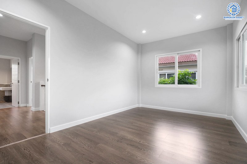 บ้านมือสองตกแต่งใหม่ ม.คาซ่าวิลล์ ราชพฤกษ์-แจ้งวัฒนะ คุณภาพจาก Q.House บ้านหลังใหญ่ ตกแต่งหรู มากฟังก์ชั่น เนื้อที่ 54.4 ตร.ว. ภายในกว้างขวาง ฟังก์ชั่น 3 ห้องนอน 3 ห้องน้ำ ทำเลศักยภาพ ติดถนนราชพฤกษ์ เชื่อมสู่แจ้งวัฒนะ และทางด่วนได้อย่างรวดเร็ว...