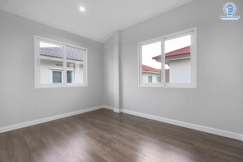 บ้านมือสองตกแต่งใหม่ ม.คาซ่าวิลล์ ราชพฤกษ์-แจ้งวัฒนะ คุณภาพจาก Q.House บ้านหลังใหญ่ ตกแต่งหรู มากฟังก์ชั่น เนื้อที่ 54.4 ตร.ว. ภายในกว้างขวาง ฟังก์ชั่น 3 ห้องนอน 3 ห้องน้ำ ทำเลศักยภาพ ติดถนนราชพฤกษ์ เชื่อมสู่แจ้งวัฒนะ และทางด่วนได้อย่างรวดเร็ว...