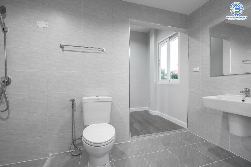 บ้านมือสองตกแต่งใหม่ ม.คาซ่าวิลล์ ราชพฤกษ์-แจ้งวัฒนะ คุณภาพจาก Q.House บ้านหลังใหญ่ ตกแต่งหรู มากฟังก์ชั่น เนื้อที่ 54.4 ตร.ว. ภายในกว้างขวาง ฟังก์ชั่น 3 ห้องนอน 3 ห้องน้ำ ทำเลศักยภาพ ติดถนนราชพฤกษ์ เชื่อมสู่แจ้งวัฒนะ และทางด่วนได้อย่างรวดเร็ว...